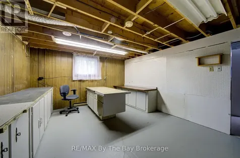93 Frederick Dr S/s Drive Wasaga Beach ON L9Z 1P1