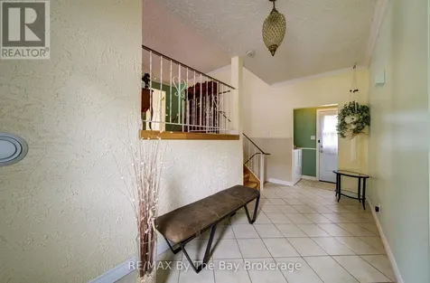 93 Frederick Dr S/s Drive Wasaga Beach ON L9Z 1P1