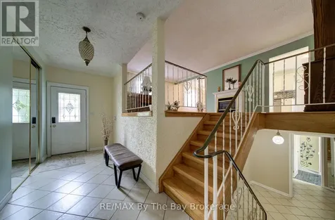 93 Frederick Dr S/s Drive Wasaga Beach ON L9Z 1P1
