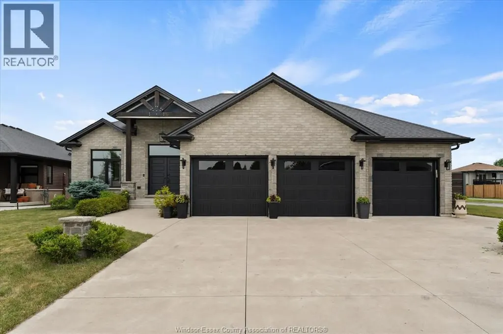 227 Meadowview Amherstburg ON N9V 2Y9