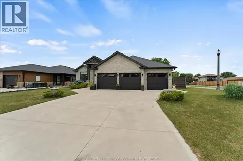 227 Meadowview Amherstburg ON N9V 2Y9