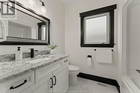 227 Meadowview Amherstburg ON N9V 2Y9
