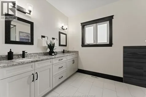 227 Meadowview Amherstburg ON N9V 2Y9