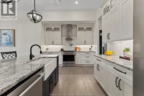 227 Meadowview Amherstburg ON N9V 2Y9