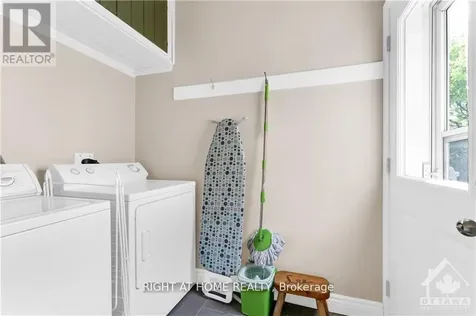 24 Desjardins Avenue Ottawa ON K1N 5N9