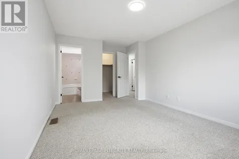 92 Inverkip Avenue Ottawa ON K1T 4C3