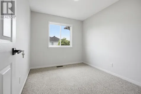 92 Inverkip Avenue Ottawa ON K1T 4C3