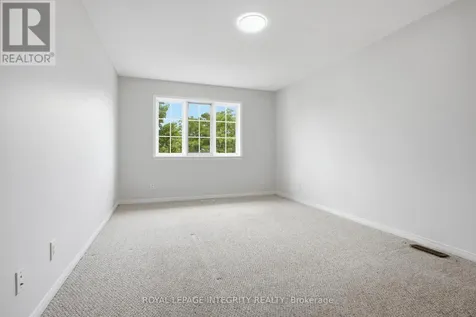 92 Inverkip Avenue Ottawa ON K1T 4C3