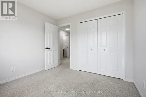 92 Inverkip Avenue Ottawa ON K1T 4C3