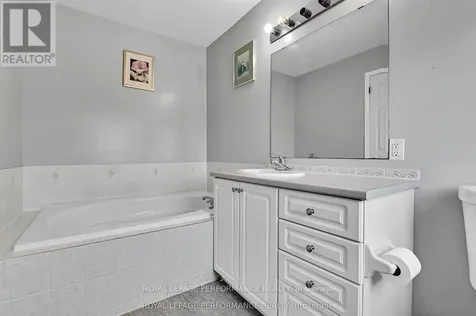622 Louis Toscano Drive Ottawa ON K4A 0B3