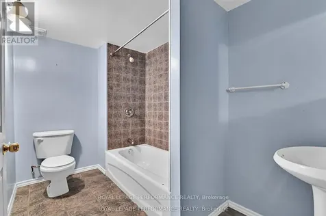 622 Louis Toscano Drive Ottawa ON K4A 0B3