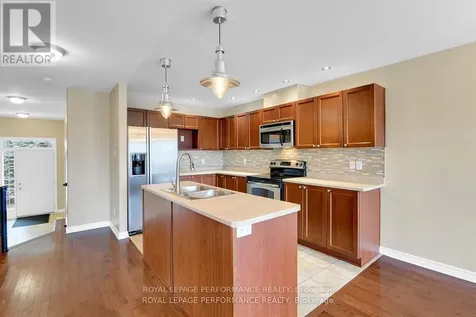 1843 Arrowgrass Way Ottawa ON K4A 0H9