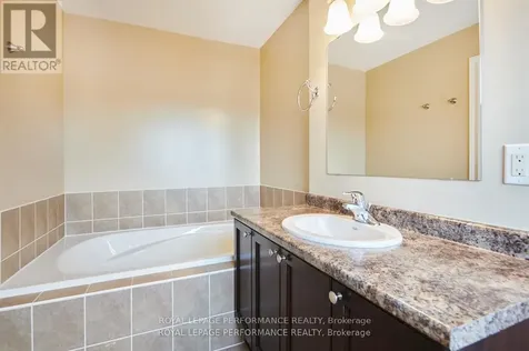 1843 Arrowgrass Way Ottawa ON K4A 0H9