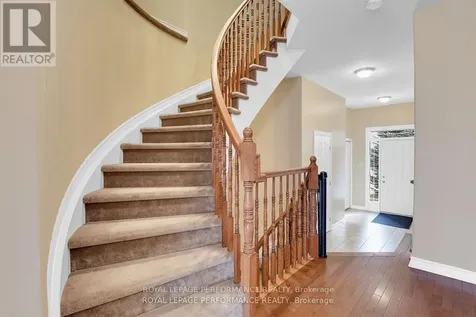 1843 Arrowgrass Way Ottawa ON K4A 0H9