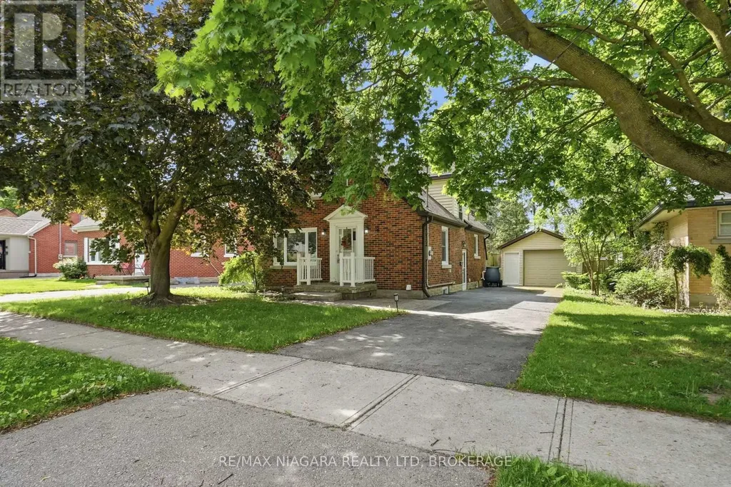 179 Murdock Avenue Waterloo ON N2J 2M4