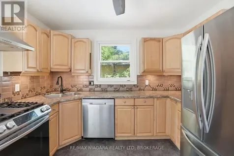 179 Murdock Avenue Waterloo ON N2J 2M4