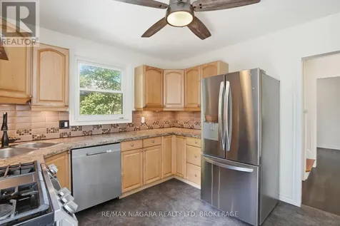 179 Murdock Avenue Waterloo ON N2J 2M4