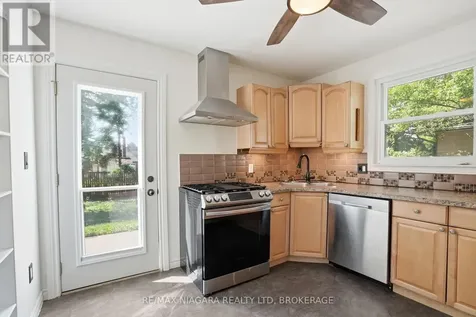 179 Murdock Avenue Waterloo ON N2J 2M4