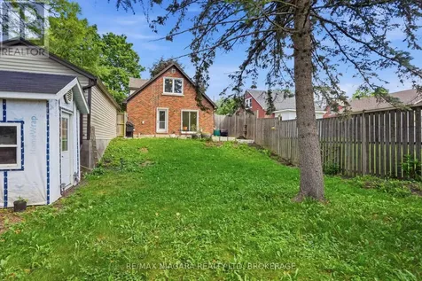 179 Murdock Avenue Waterloo ON N2J 2M4