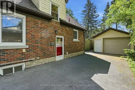 179 Murdock Avenue Waterloo ON N2J 2M4