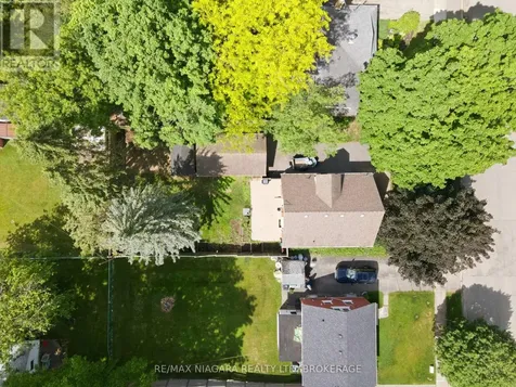 179 Murdock Avenue Waterloo ON N2J 2M4