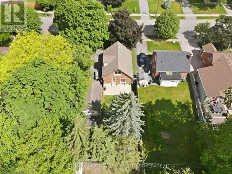 179 Murdock Avenue Waterloo ON N2J 2M4