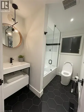 72 Sarasota Avenue Hamilton ON L9C 3X5