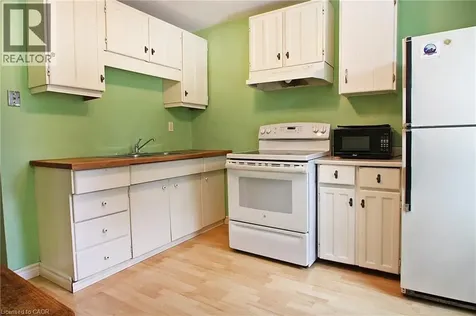 95 Dana Drive Hamilton ON L9L 3H9