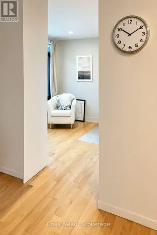 60 Springhurst Avenue Ottawa ON K1S 5V7