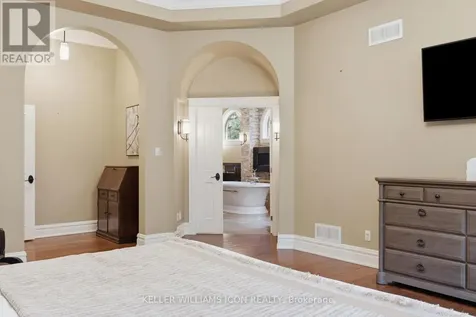 5801 Longhearth Way Ottawa ON K4M 1M2