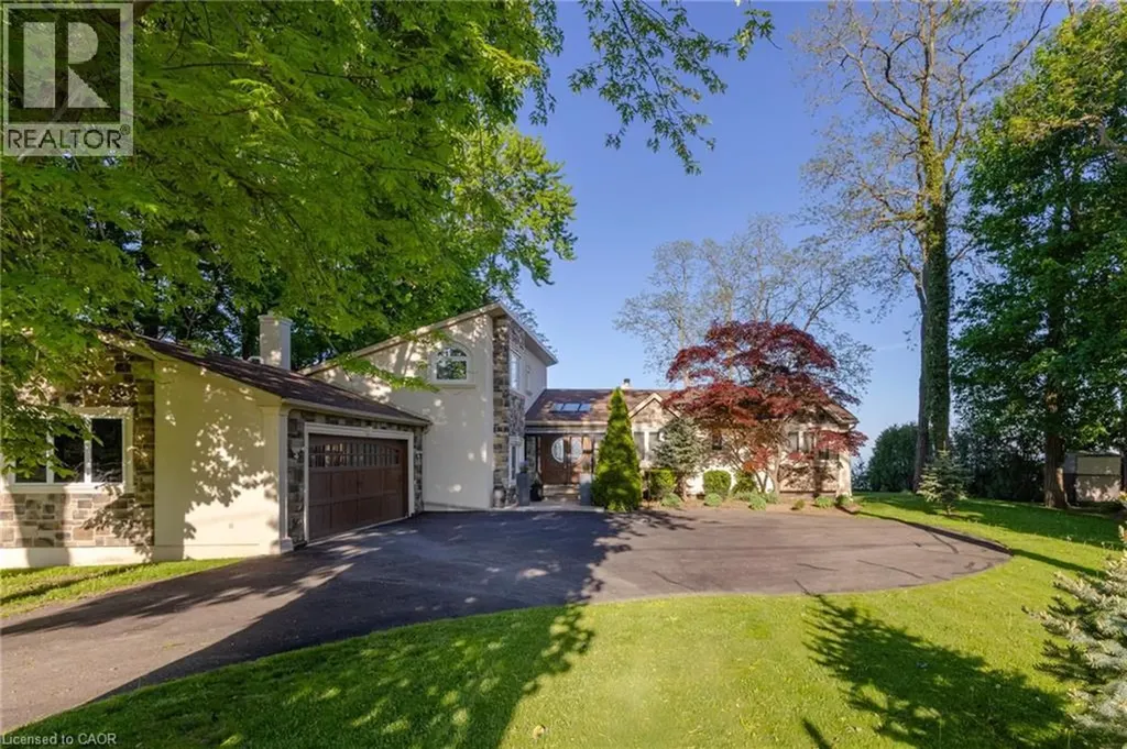 3346 Lakeshore Road West Oakville ON L6L 6S6