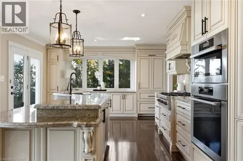 3346 Lakeshore Road West Oakville ON L6L 6S6