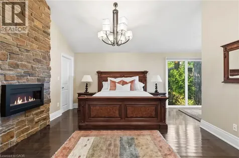 3346 Lakeshore Road West Oakville ON L6L 6S6
