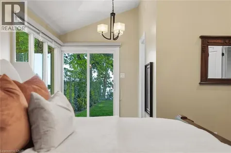 3346 Lakeshore Road West Oakville ON L6L 6S6