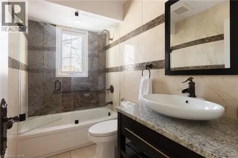 3346 Lakeshore Road West Oakville ON L6L 6S6