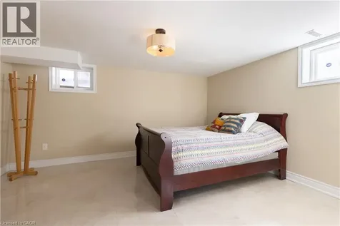 3346 Lakeshore Road West Oakville ON L6L 6S6