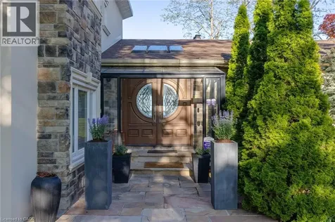 3346 Lakeshore Road West Oakville ON L6L 6S6
