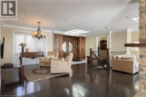 3346 Lakeshore Road West Oakville ON L6L 6S6