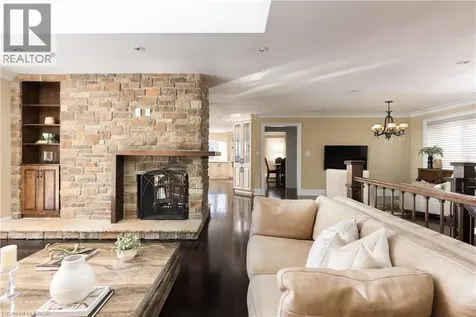 3346 Lakeshore Road West Oakville ON L6L 6S6