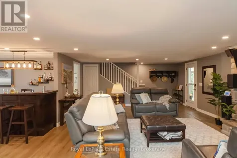 319 Lakeshore Boulevard North South Bruce Peninsula ON N0H 2G0