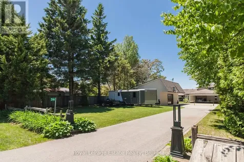 319 Lakeshore Boulevard North South Bruce Peninsula ON N0H 2G0