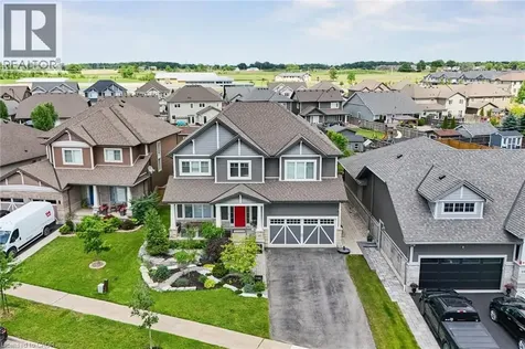 17 Creek View Drive Smithville ON L0R 2A0