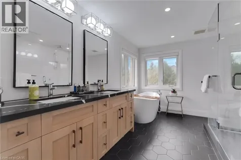2324 Hilltop Lane Oakville ON L6M 3M8