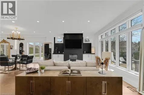 2324 Hilltop Lane Oakville ON L6M 3M8