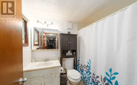 12 Lakeshore Road East Oro-medonte ON L0L 2E0
