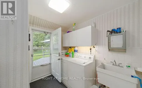 12 Lakeshore Road East Oro-medonte ON L0L 2E0