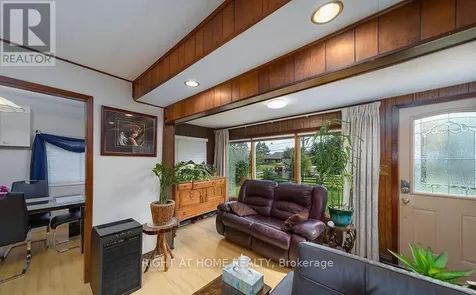 12 Lakeshore Road East Oro-medonte ON L0L 2E0