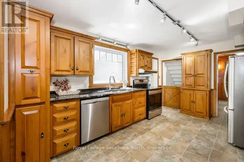 75 Burke Street Penetanguishene ON L9M 1B3
