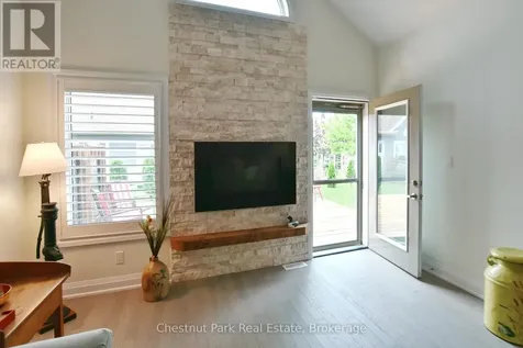 18 Sutton Lane Collingwood ON L9Y 0Z6