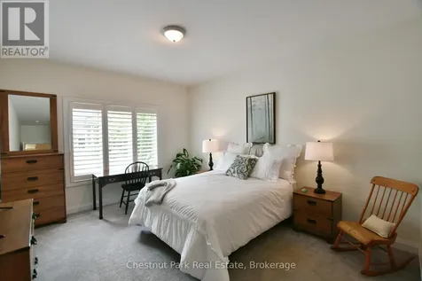 18 Sutton Lane Collingwood ON L9Y 0Z6